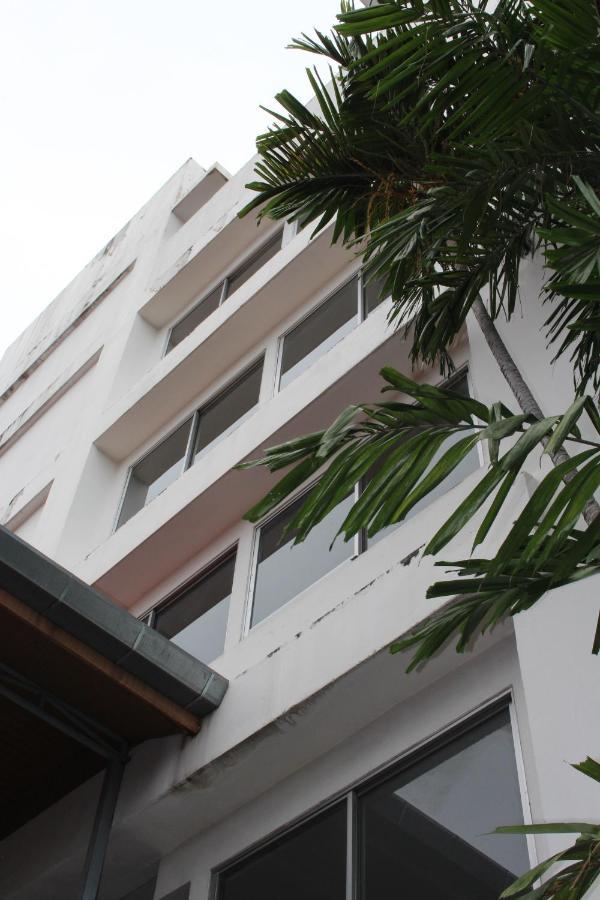 Oyo 75409 Premium The Family Hotel Chiang Mai Ngoại thất bức ảnh