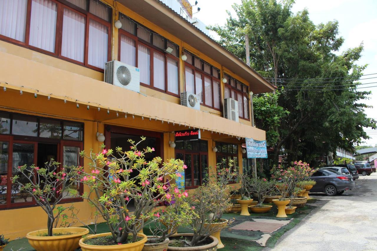 Oyo 75409 Premium The Family Hotel Chiang Mai Ngoại thất bức ảnh
