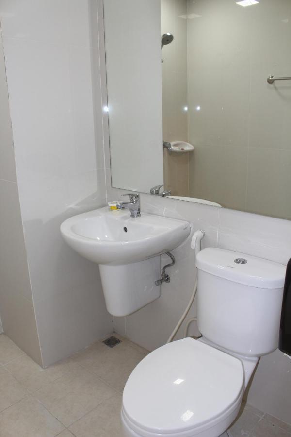 Oyo 75409 Premium The Family Hotel Chiang Mai Ngoại thất bức ảnh